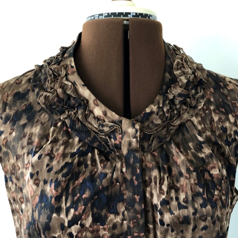 Animal Print Sleeveless Silk Blouse - Picture 4 of 6